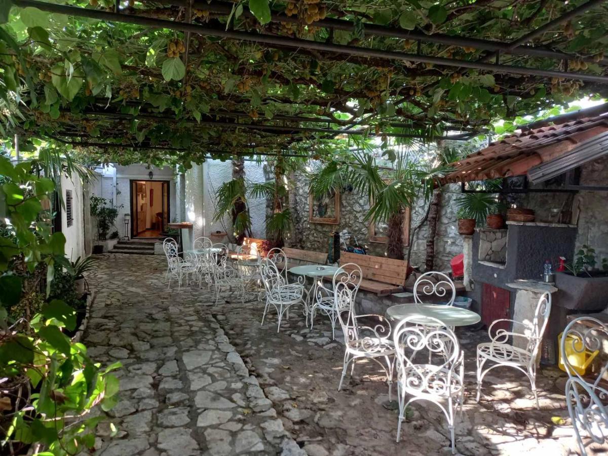 Heart Of Old Town Guesthouse Podgorica Exterior photo